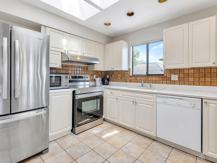 2718 W 19th Avenue, Vancouver, BC, V6L 1E3 - 8