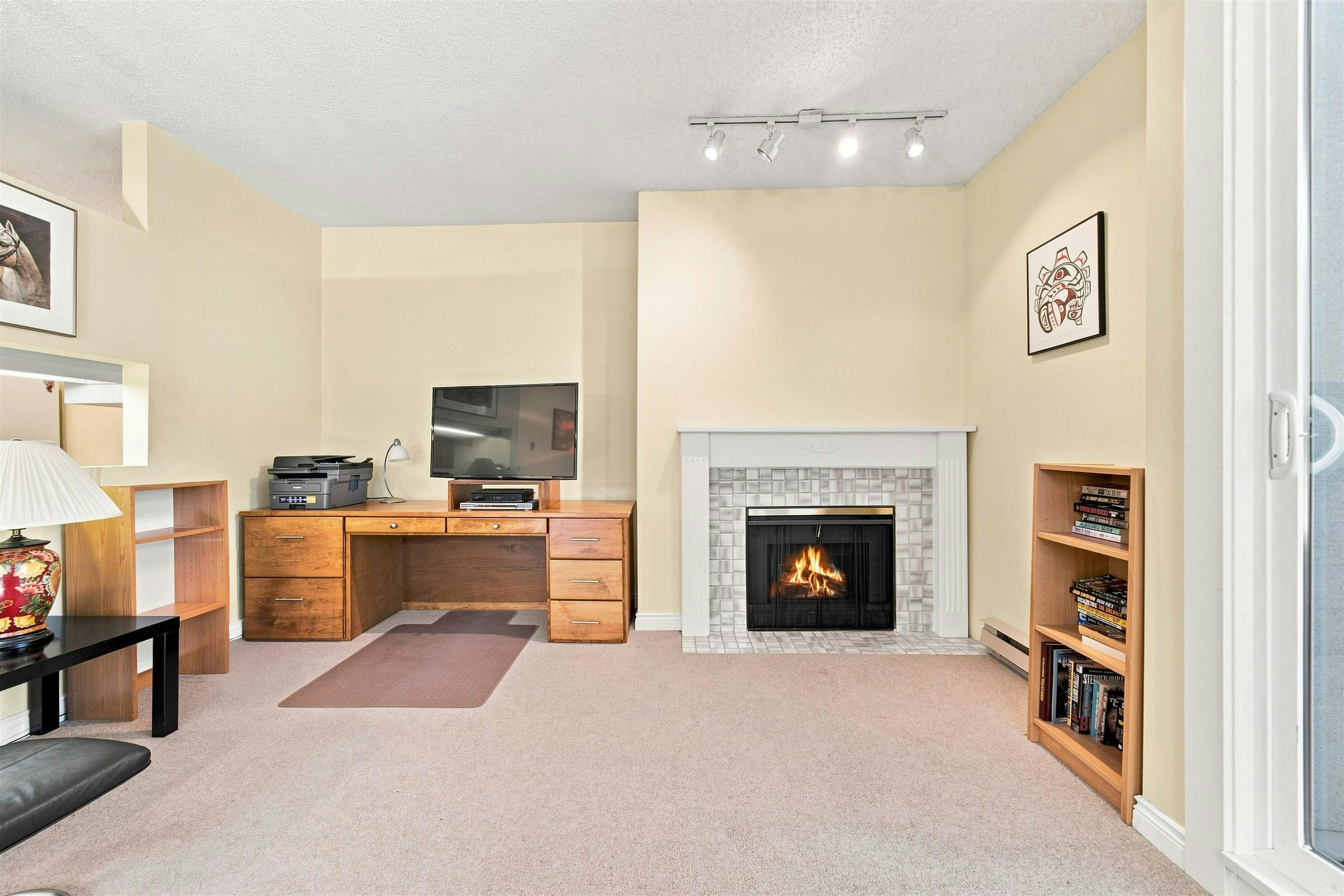 209-1924 Comox Street - 3