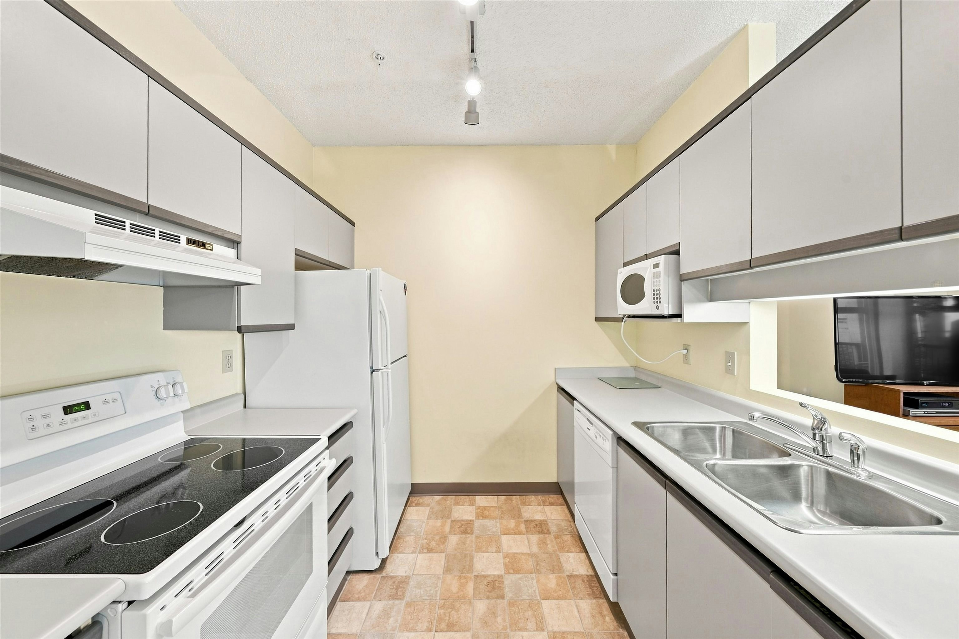 209-1924 Comox Street, Vancouver, BC, V6G 1R4 - 6