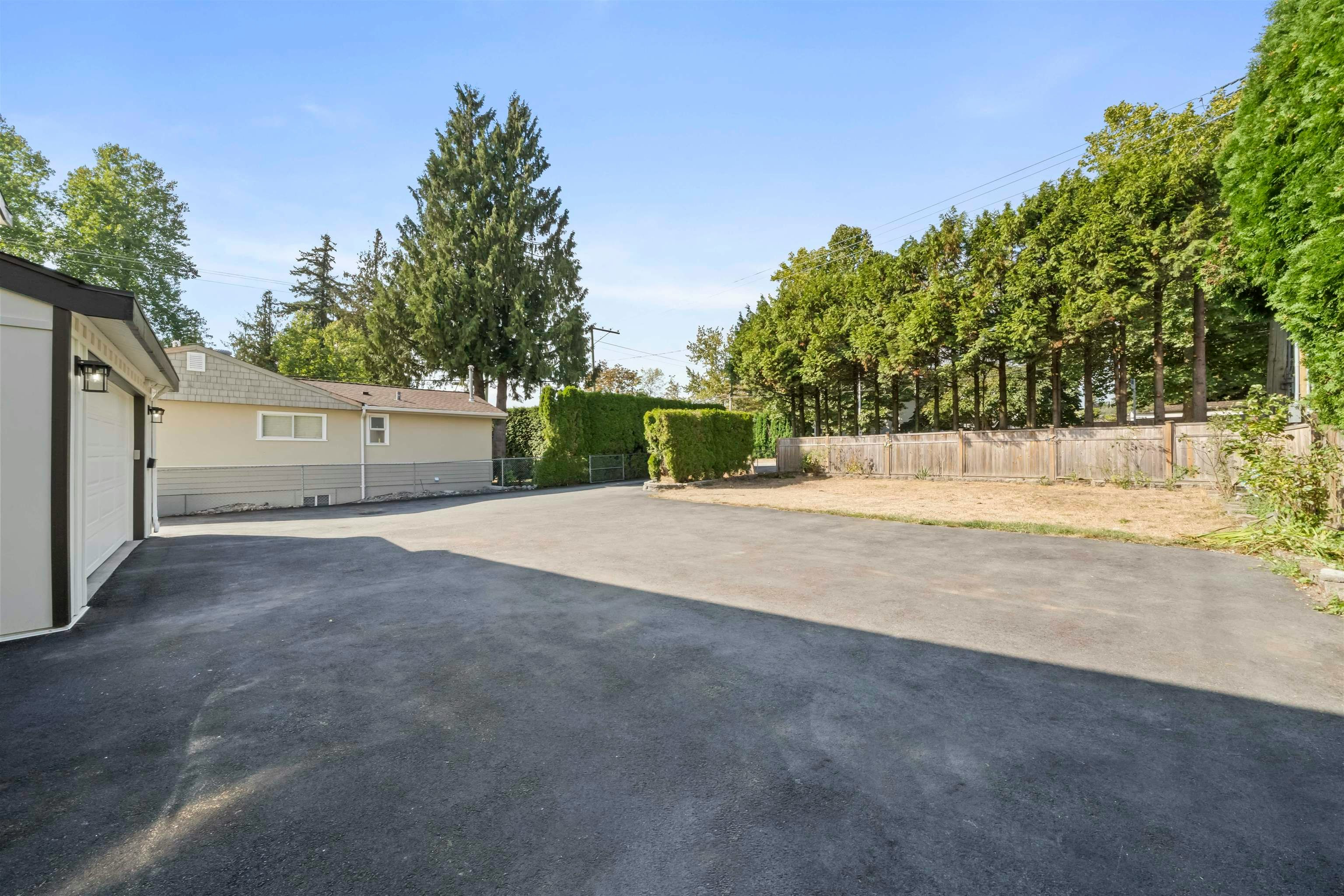 18018 60 Avenue, Surrey, BC, V3S 1V6 - 34