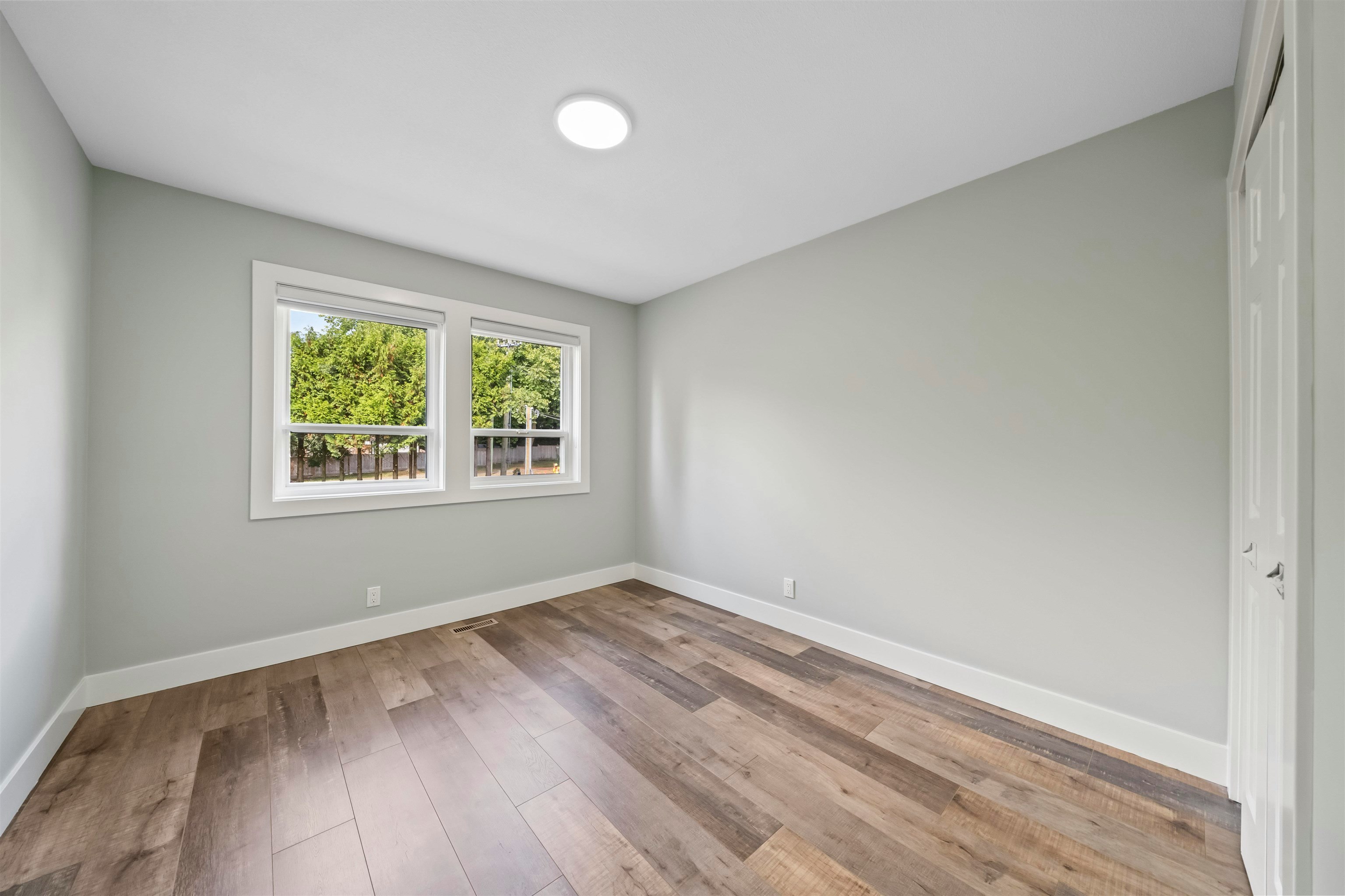 18018 60 Avenue, Surrey, BC, V3S 1V6 - 17