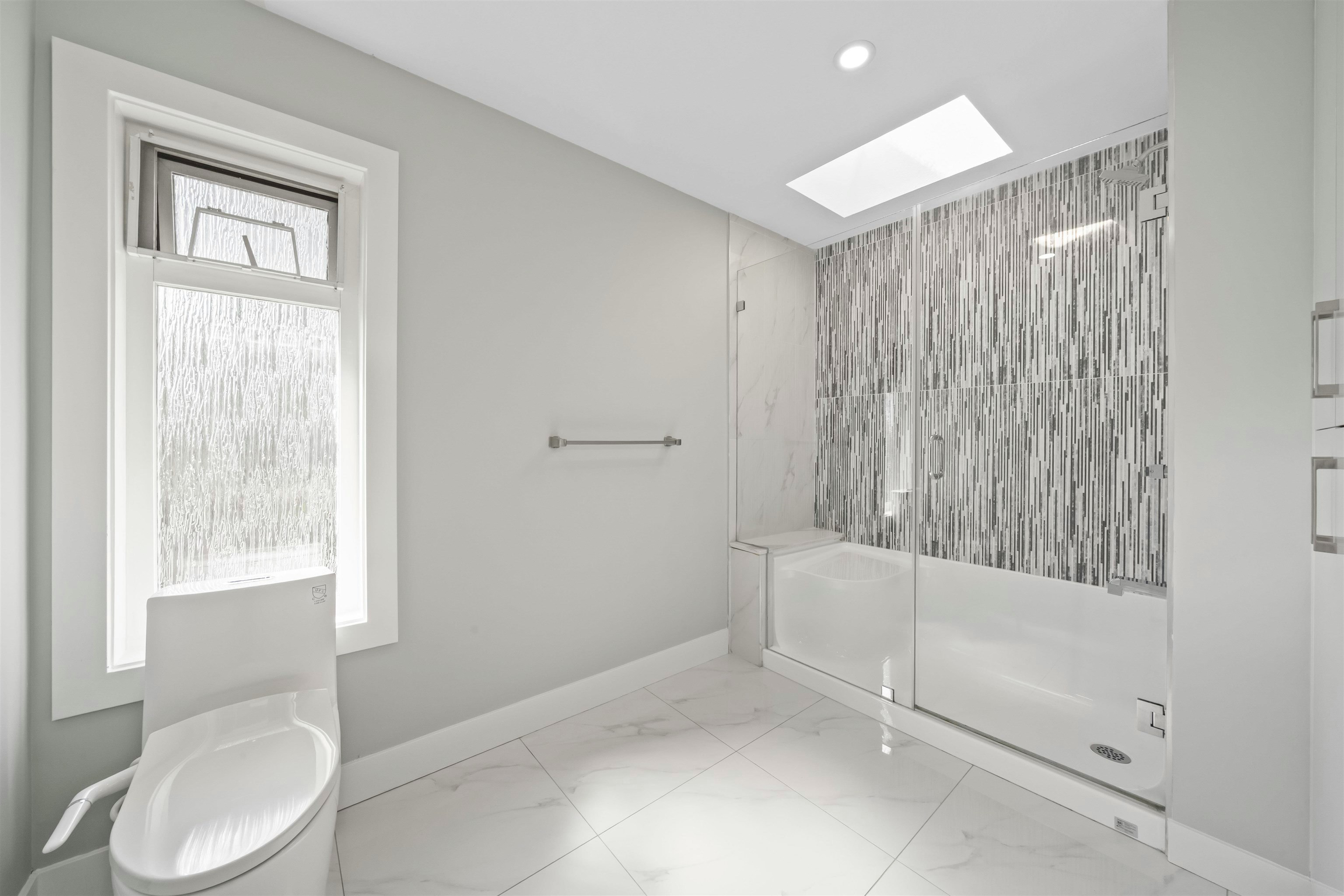 18018 60 Avenue, Surrey, BC, V3S 1V6 - 16