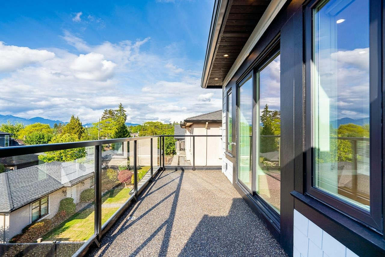 2621 Mcbain Avenue, Vancouver, BC, V6L 2C7 - 23