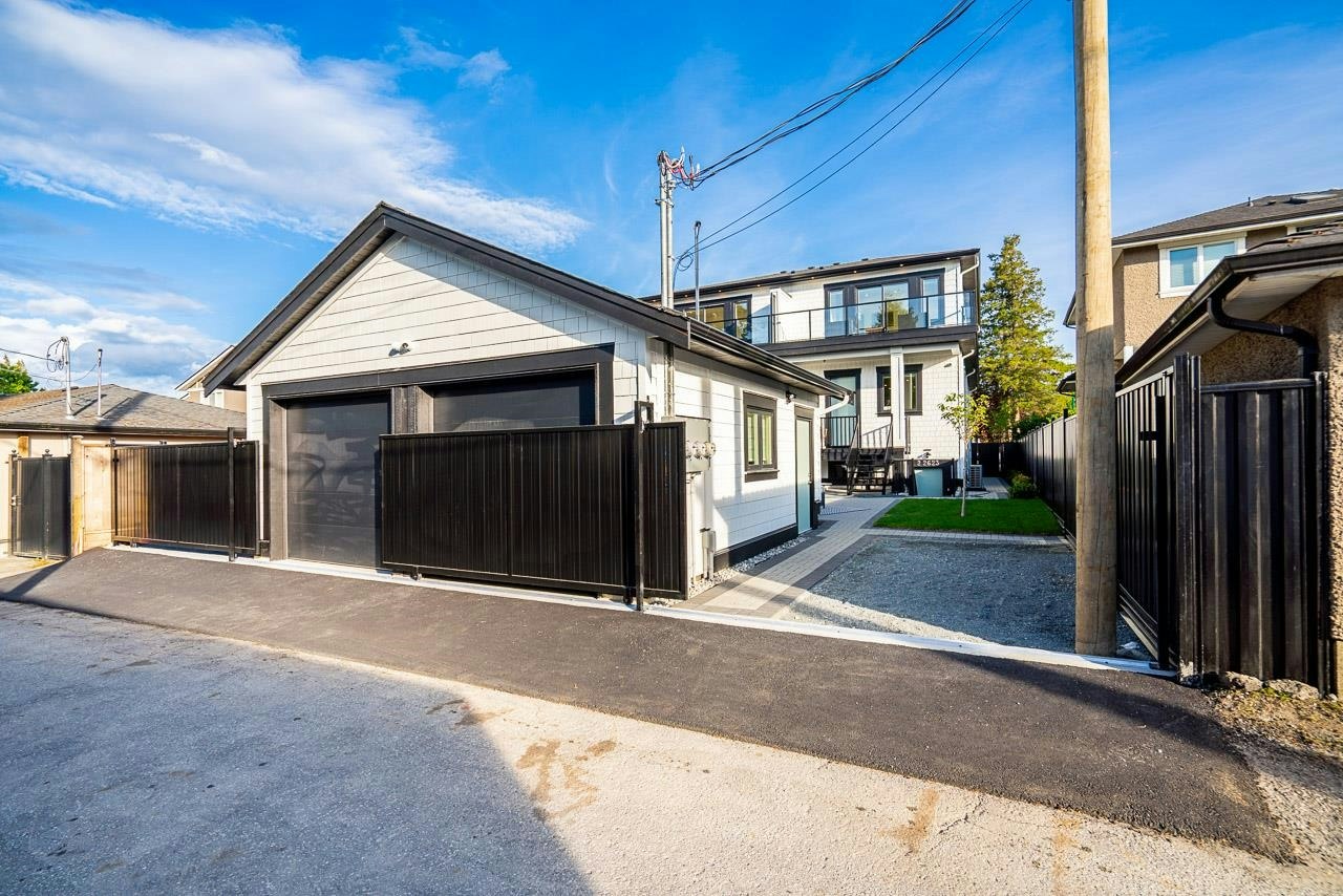 2623 Mcbain Avenue, Vancouver, BC, V6L 2C7 - 24