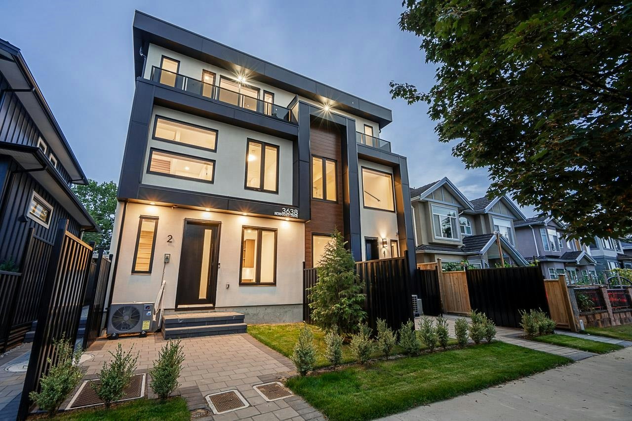 2-3638 Normandy Drive - 3