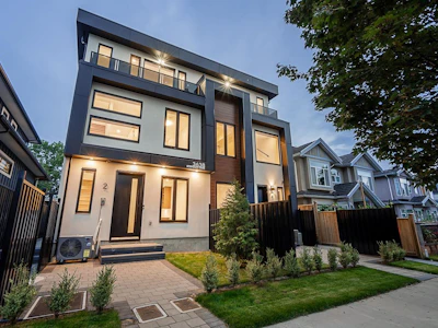 2-3638 Normandy Drive - 3