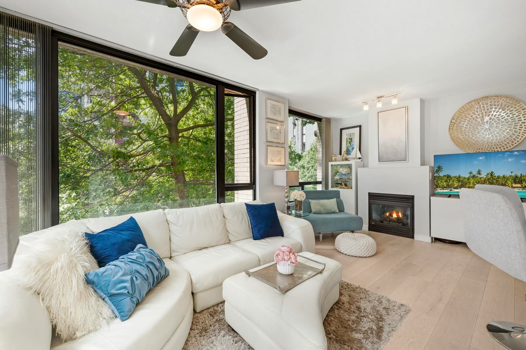 302-1003 Burnaby Street, Vancouver, BC, V6E 4R7
