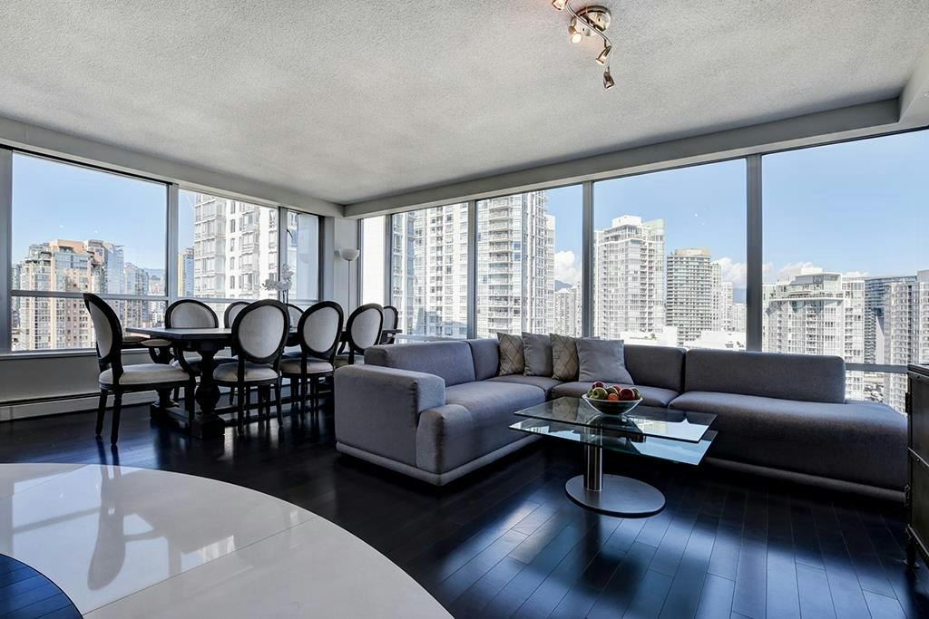 2106-1228 Marinaside Crescent, Vancouver, BC, V6Z 2W4 - 3
