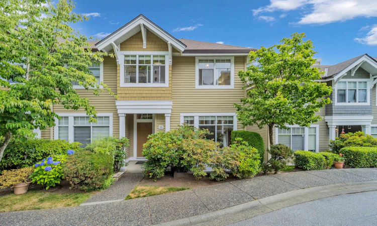 25-5298 Oakmount Crescent