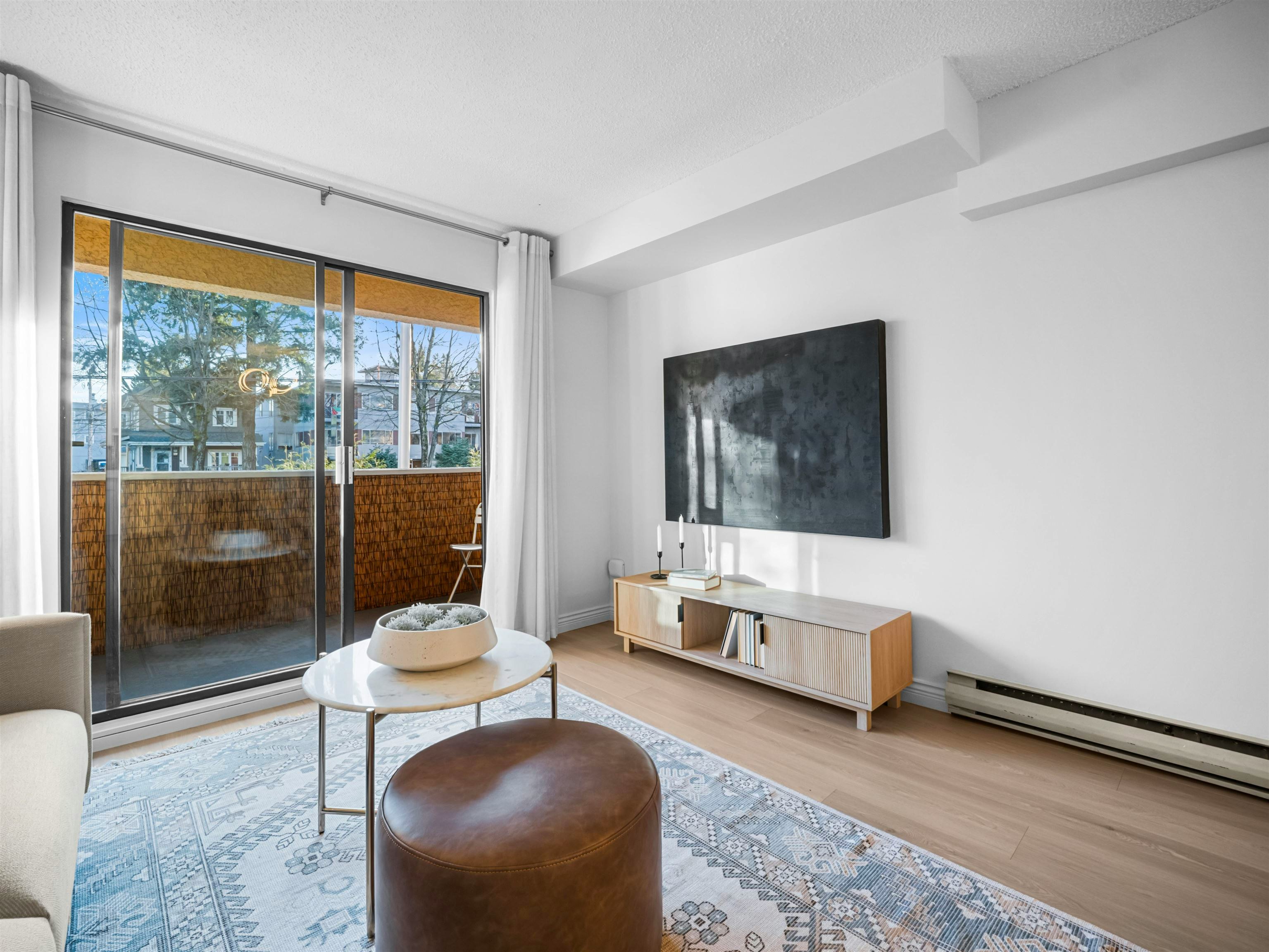 313-975 E Broadway - 4