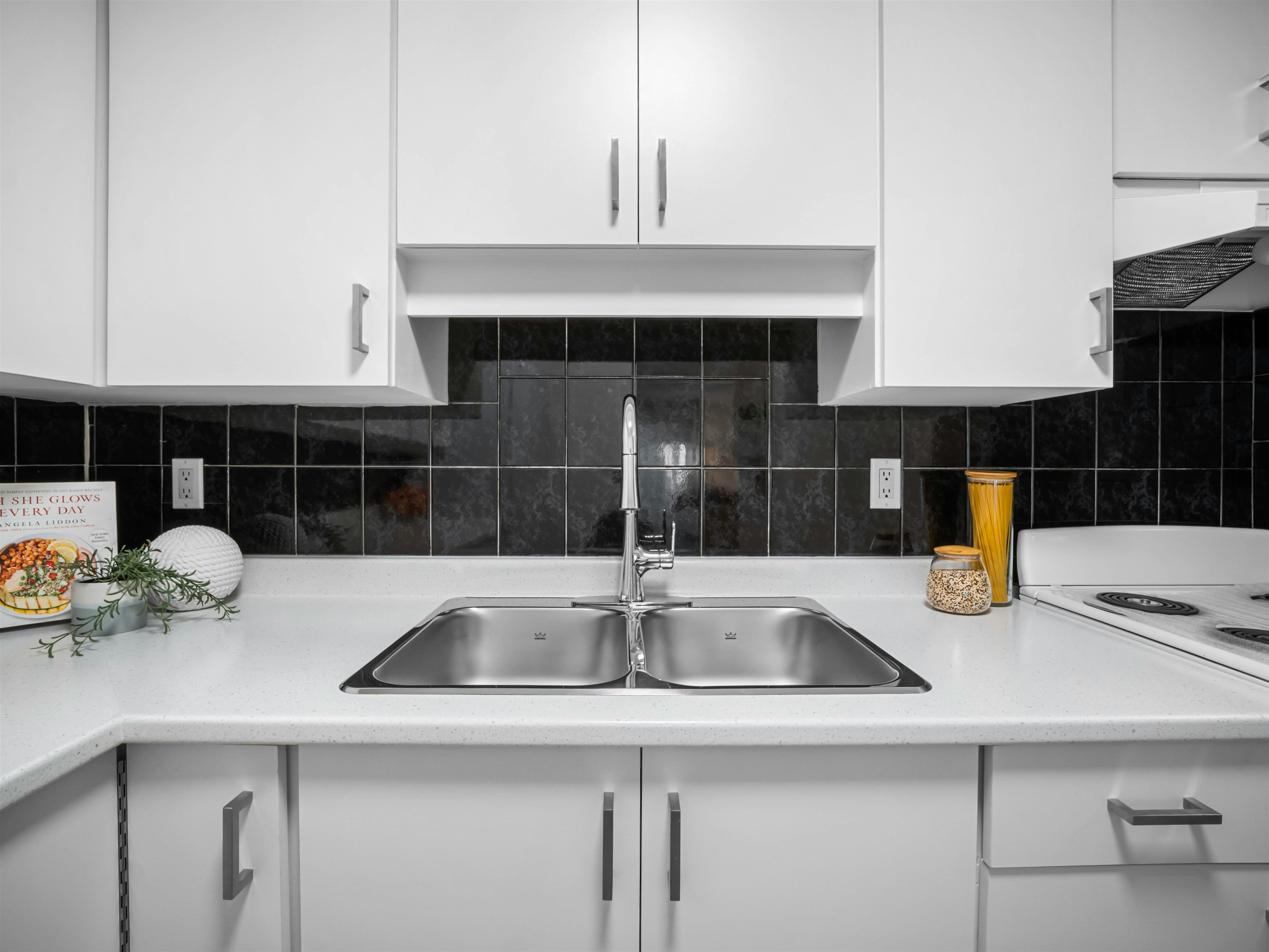 313-975 E Broadway, Vancouver, BC, V5T 1Y3 - 10