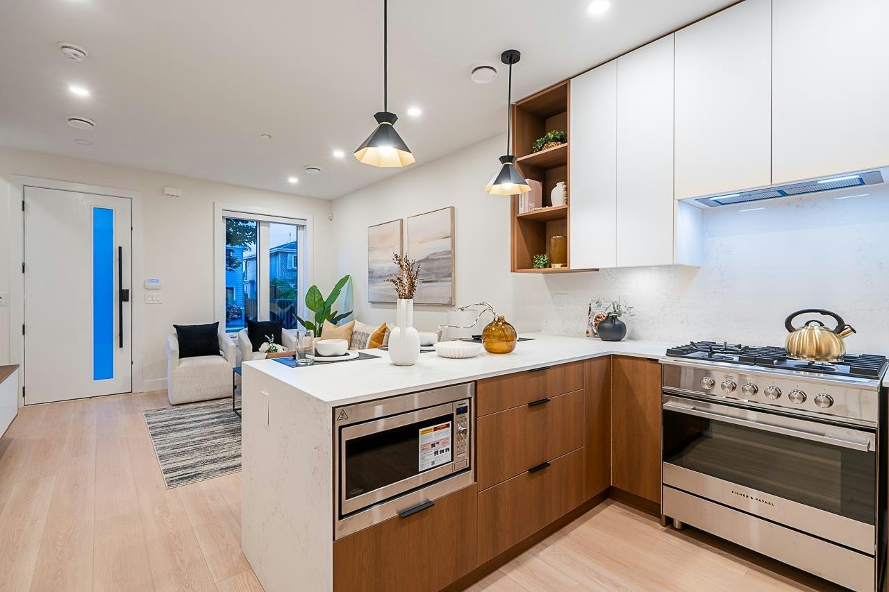 3-3638 Normandy Drive, Vancouver, BC, V5M 2G3 - 11