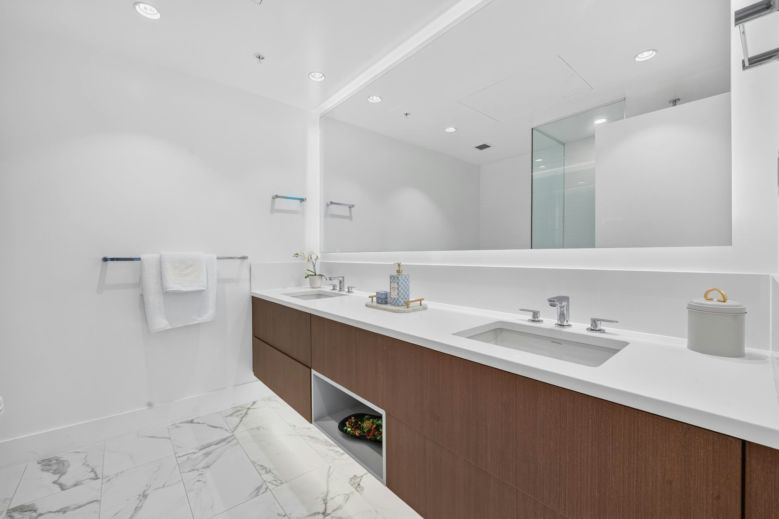 1405-1632 Lions Gate Lane, North Vancouver, BC, V7P 0E2 - 15