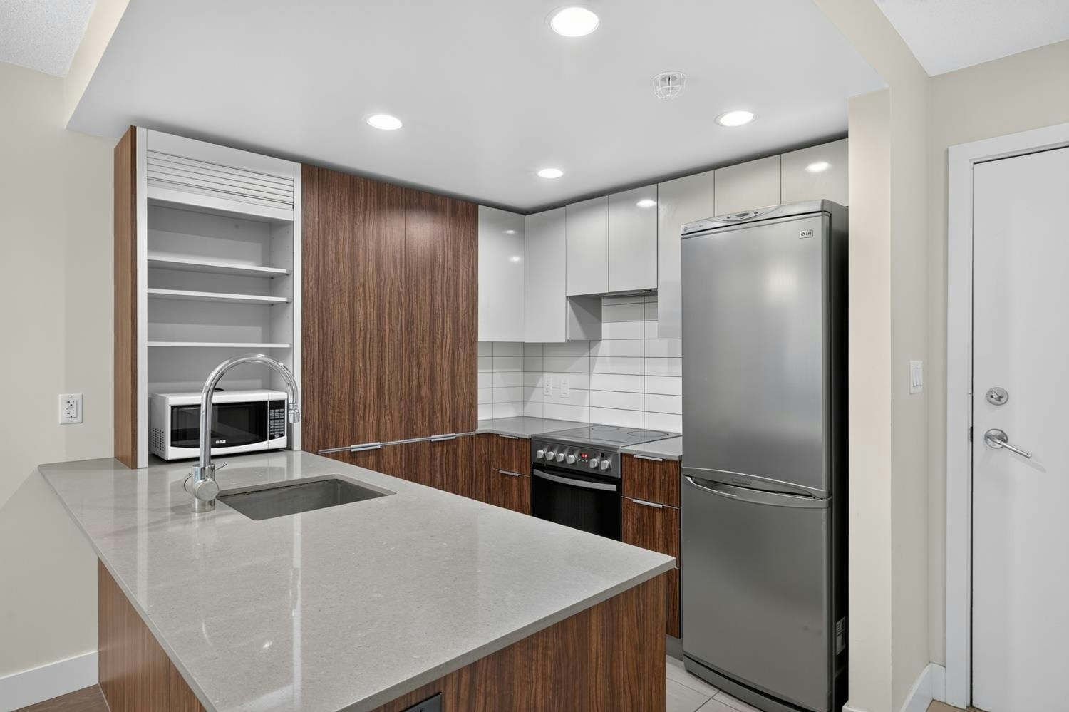 410-1088 Richards Street - 3