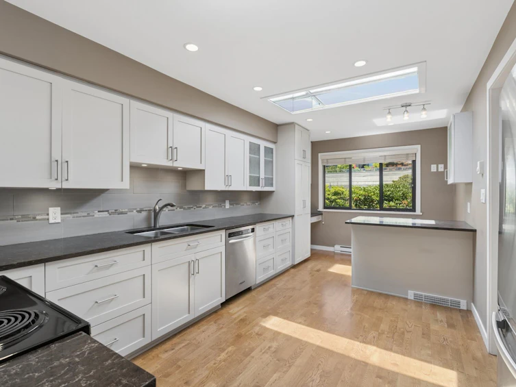 8-2206 Folkestone Way, West Vancouver, BC, V7S 2X7 - 11