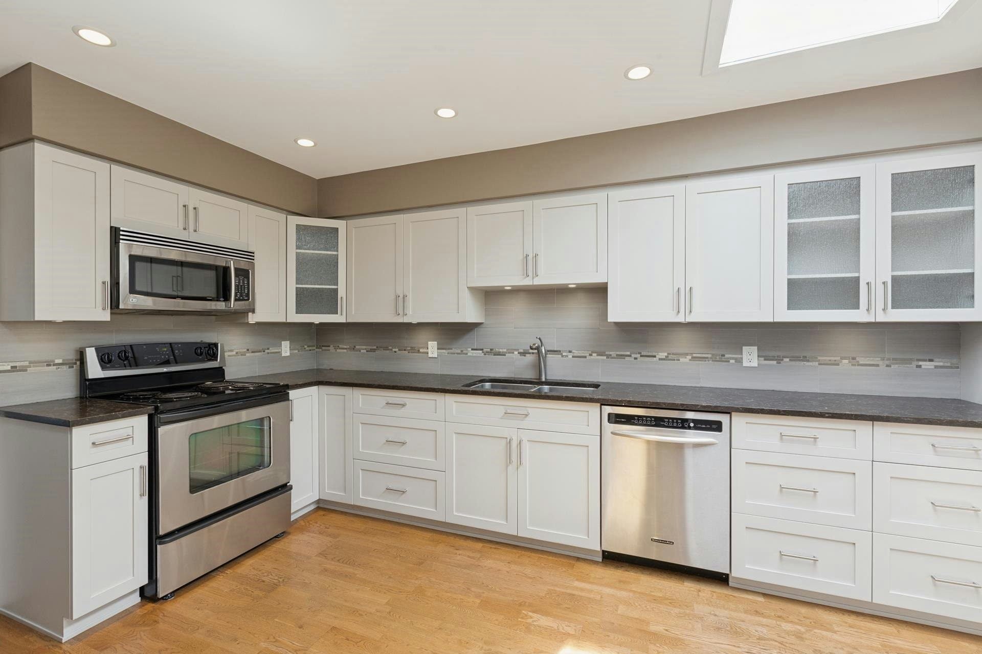 8-2206 Folkestone Way, West Vancouver, BC, V7S 2X7 - 10