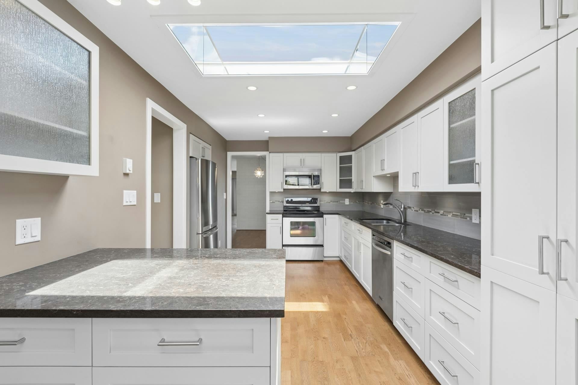 8-2206 Folkestone Way, West Vancouver, BC, V7S 2X7 - 9