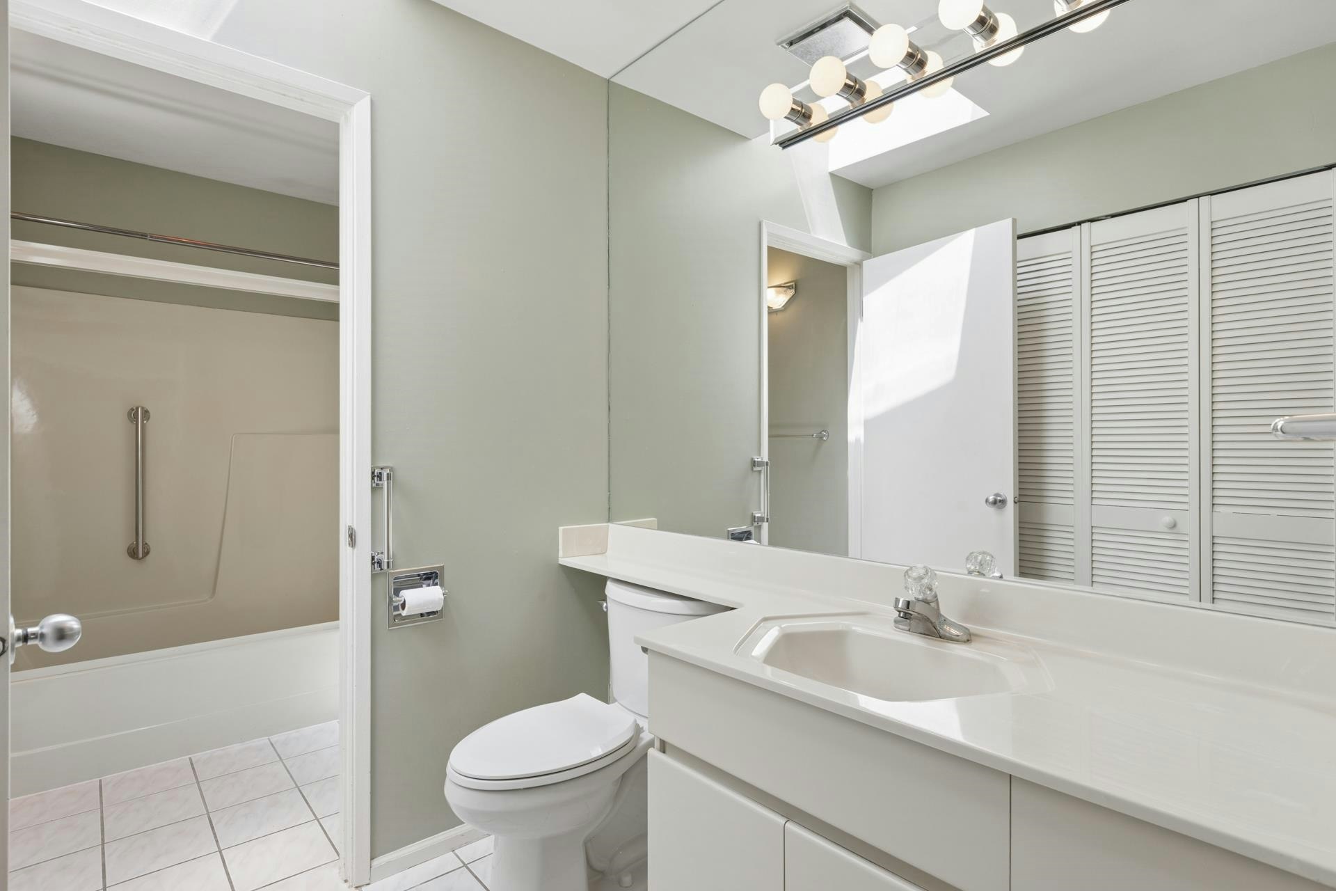 8-2206 Folkestone Way, West Vancouver, BC, V7S 2X7 - 23
