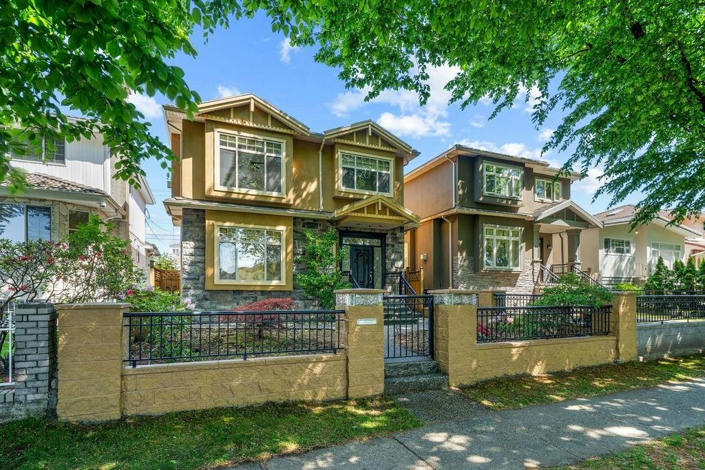 5388 Sherbrooke Street, Vancouver, BC, V5W 3M5