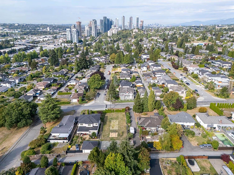 1988 Kensington Avenue, Burnaby, BC, V5B 4E1 - 15