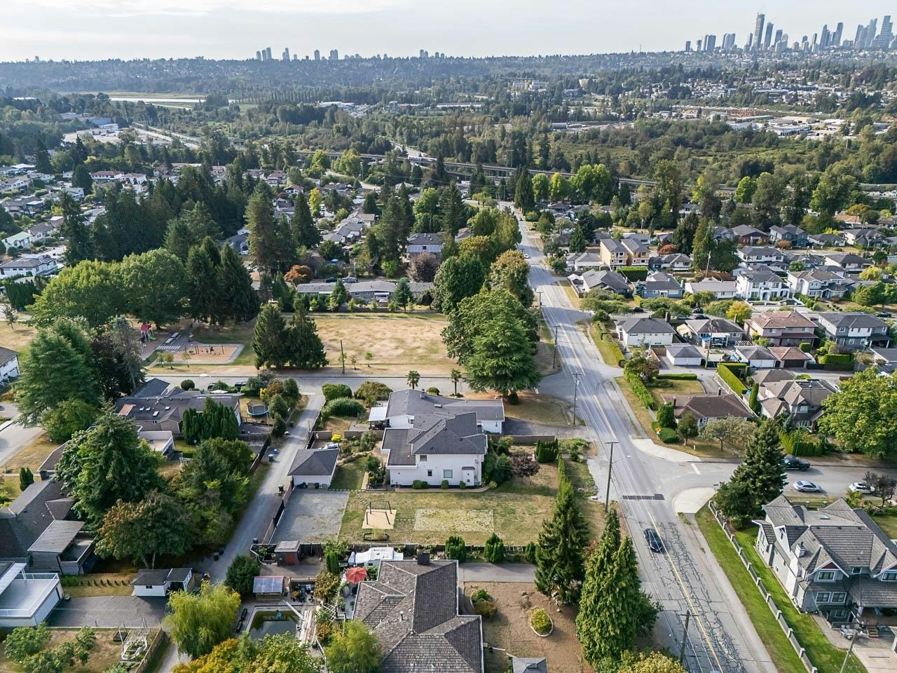 1988 Kensington Avenue, Burnaby, BC, V5B 4E1 - 10