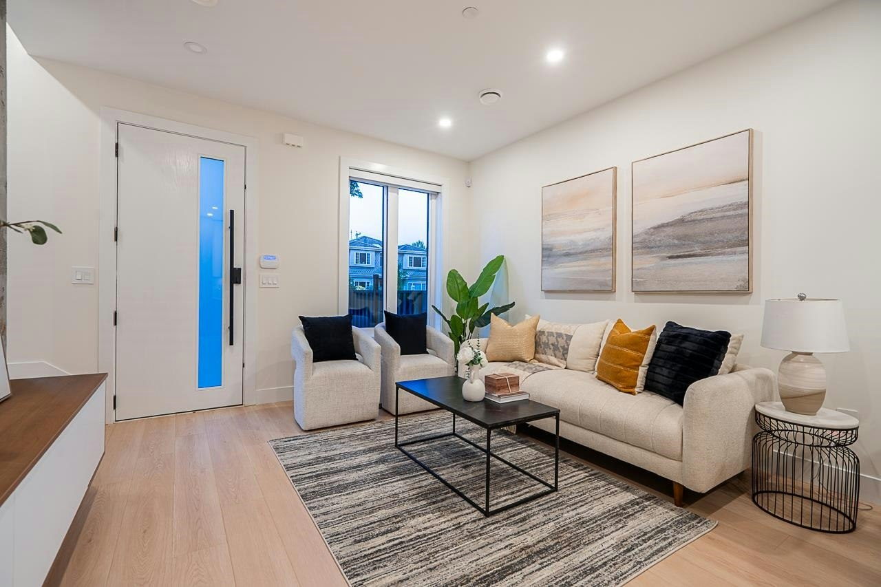 4-3638 Normandy Drive - 4