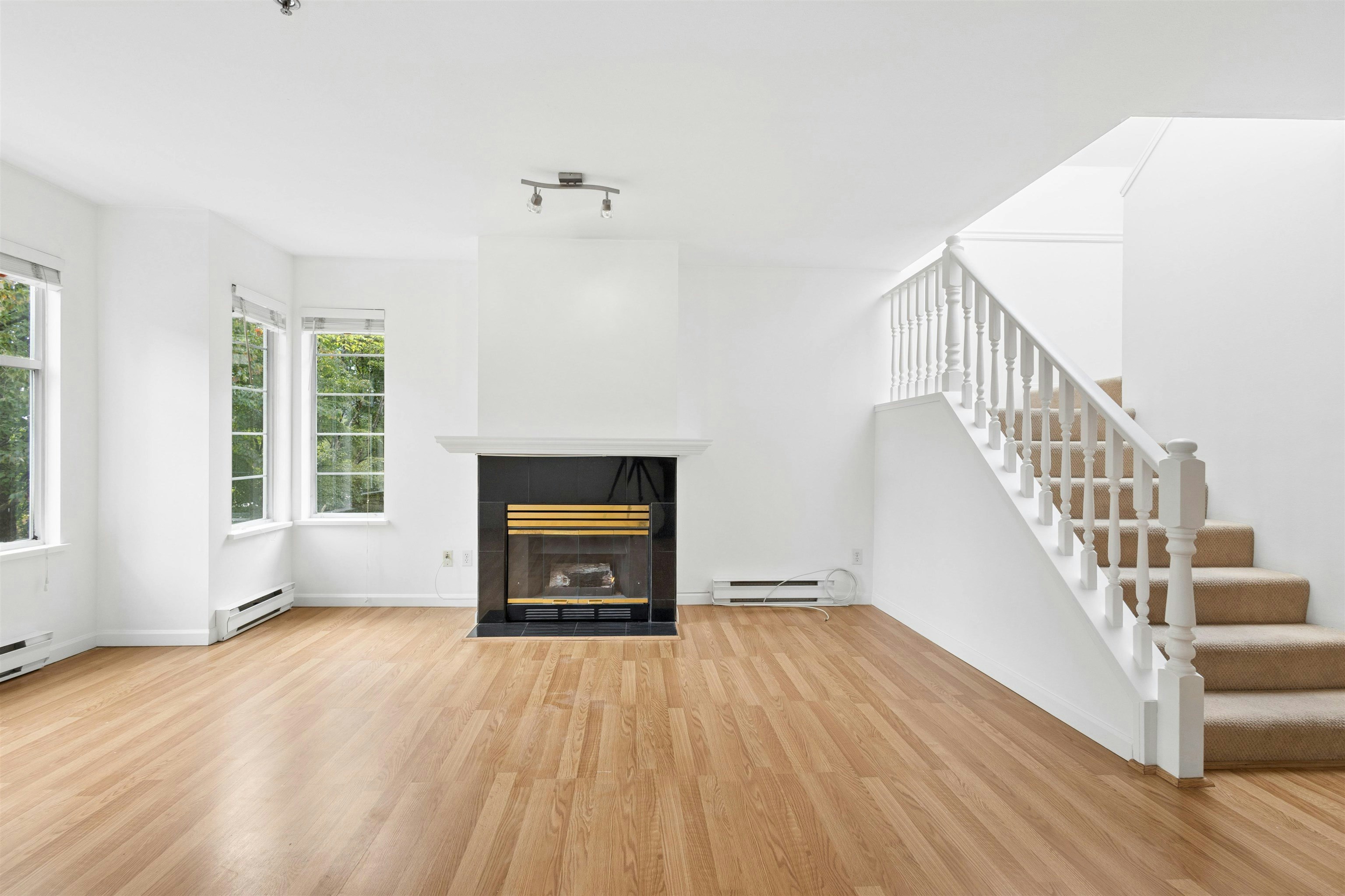 5-4149 Sophia Street - 3