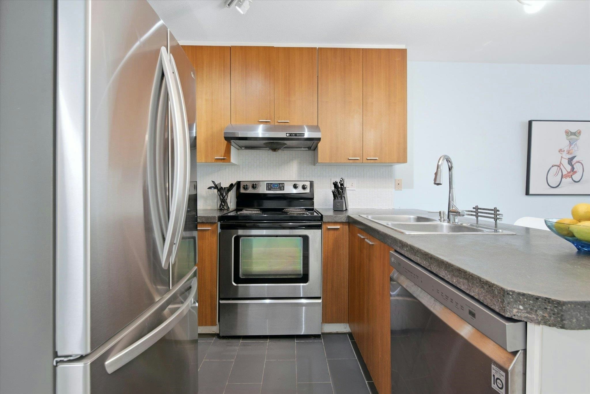 102-788 E 8th Avenue, Vancouver, BC, V5T 1T4 - 3