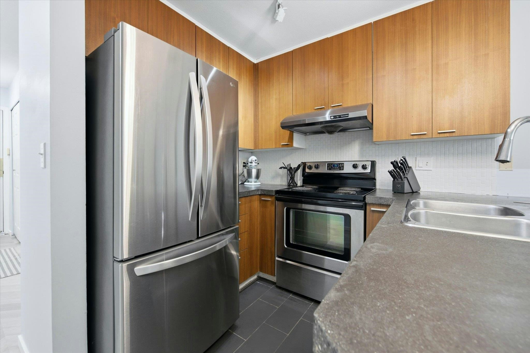 102-788 E 8th Avenue, Vancouver, BC, V5T 1T4 - 4