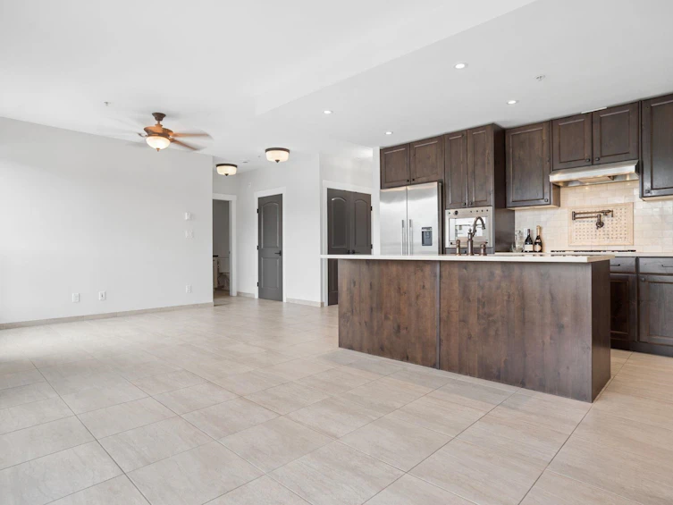 301-4721 Hastings Street, Burnaby, BC, V5C 2K8 - 9