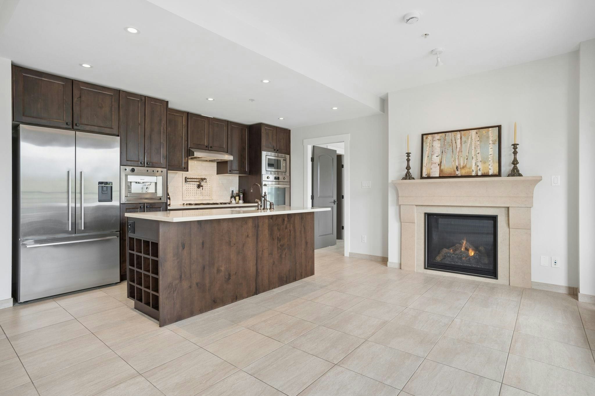 301-4721 Hastings Street - 3