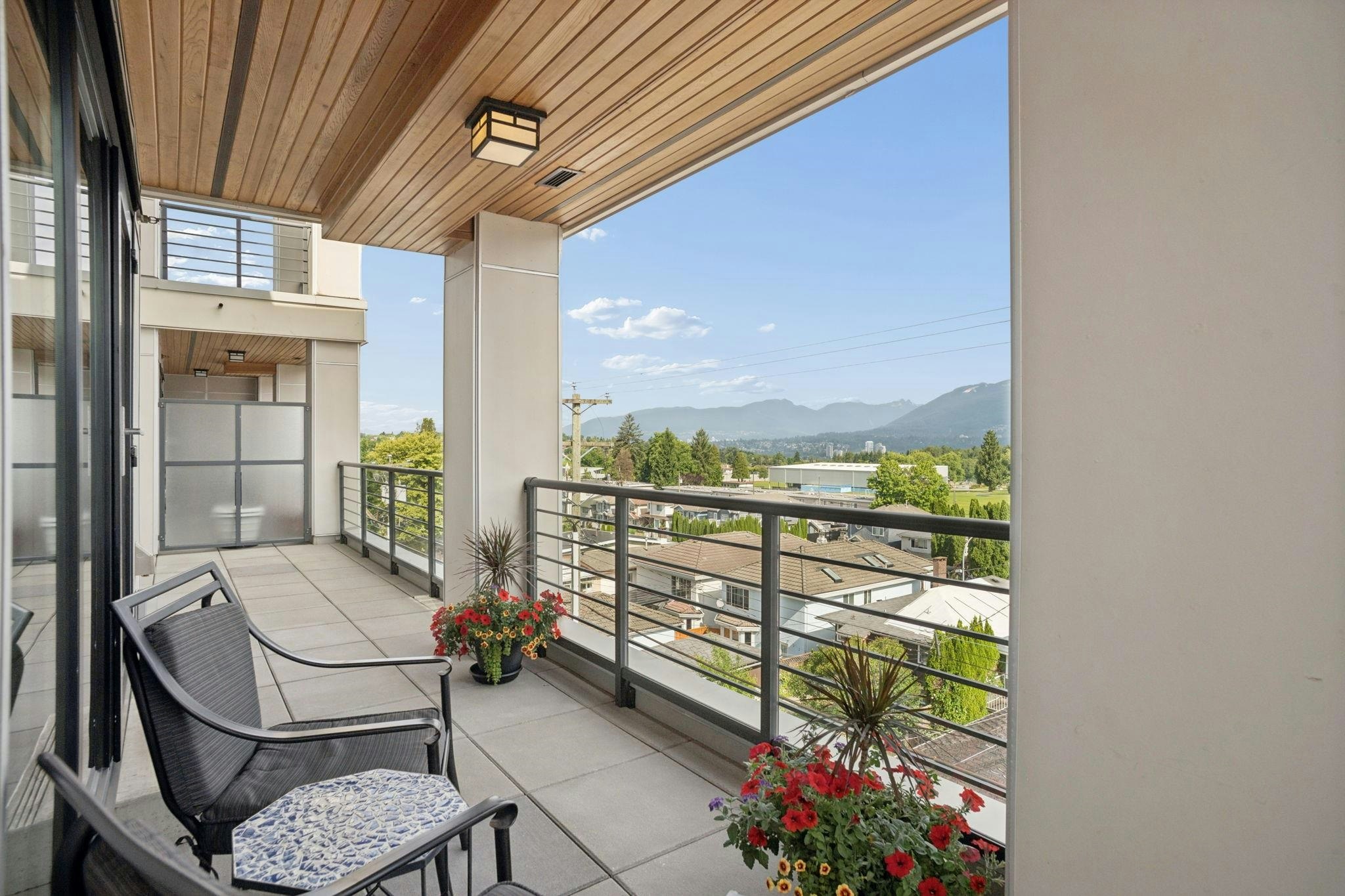 301-4721 Hastings Street, Burnaby, BC, V5C 2K8