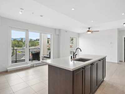 301-4721 Hastings Street - 5