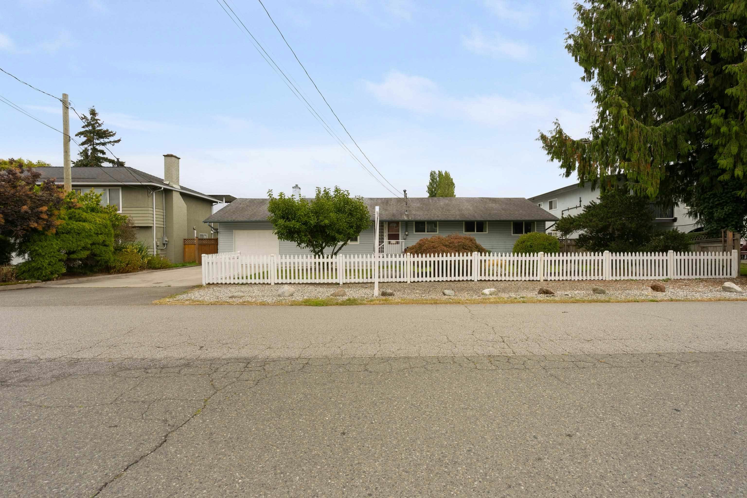 4872 58 Street - 5