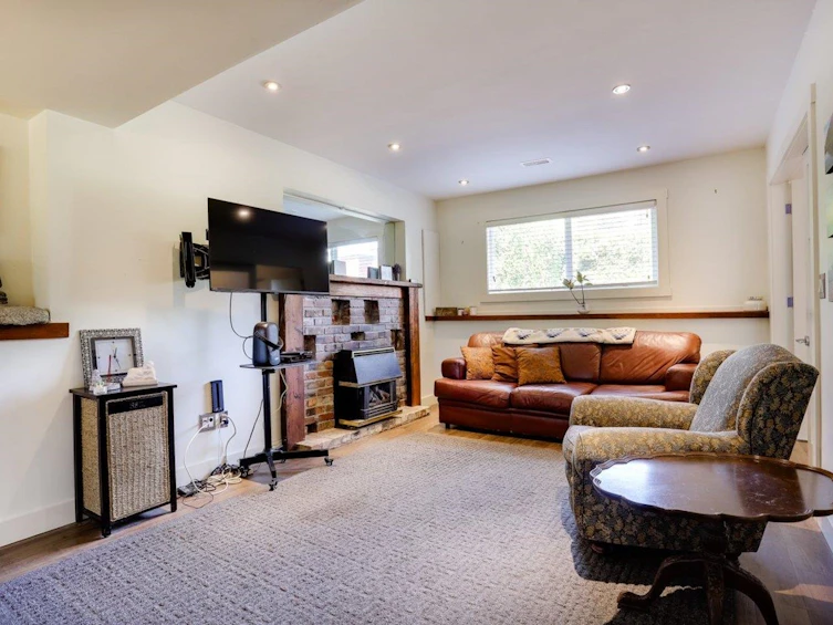 15866 North Bluff Road, Surrey, BC, V4B 3G7 - 16