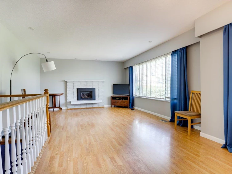 15866 North Bluff Road, Surrey, BC, V4B 3G7
