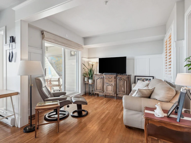 210-1120 Tsatsu Shores Drive, Delta, BC, V4M 4G3 - 10