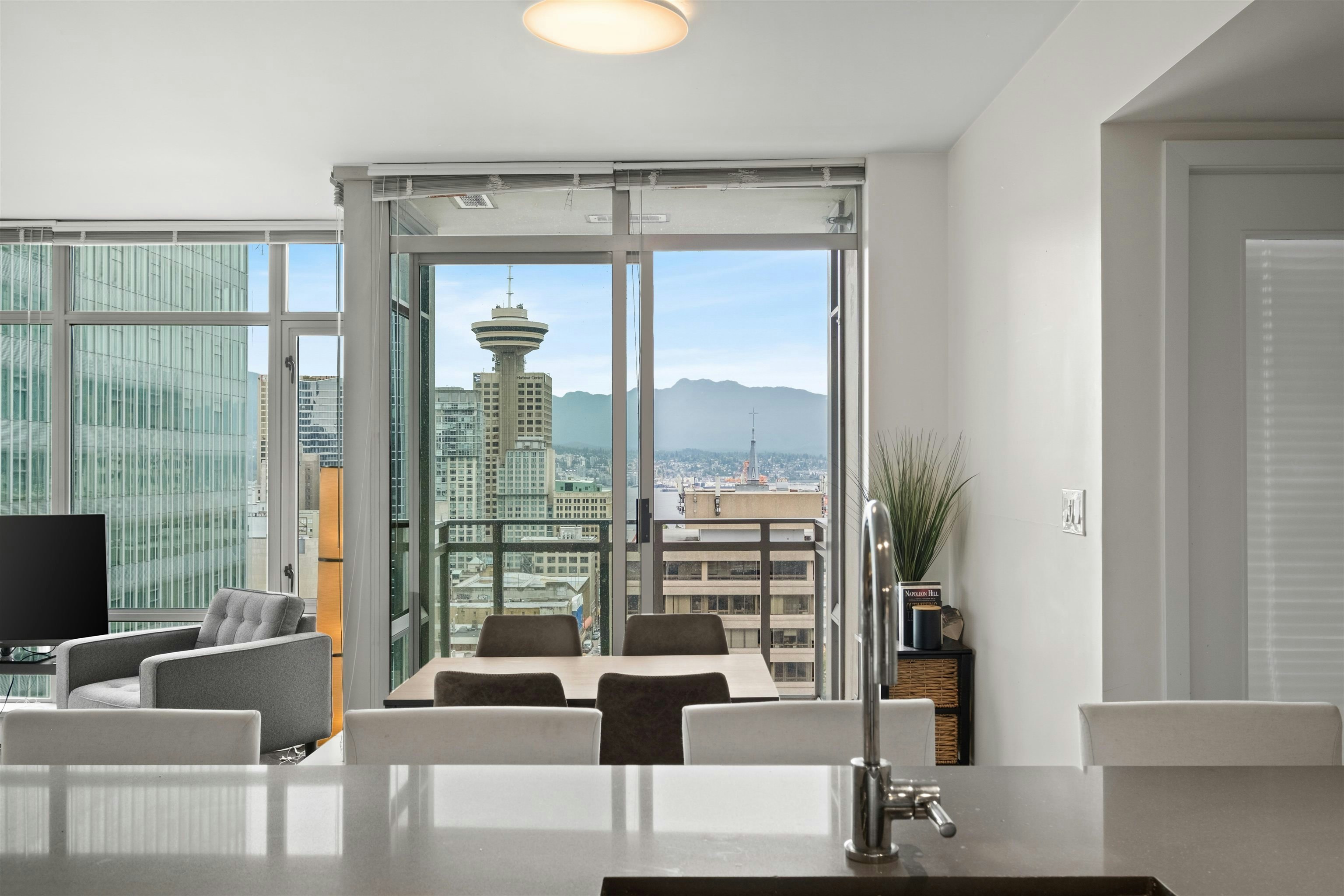 2106-788 Richards Street, Vancouver, BC, V6B 0C7