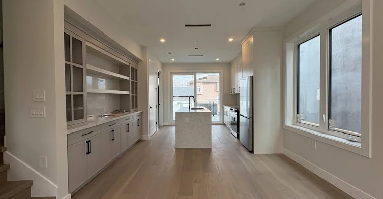 6866 Ontario St, Vancouver, BC, V5X 3B3 - 2