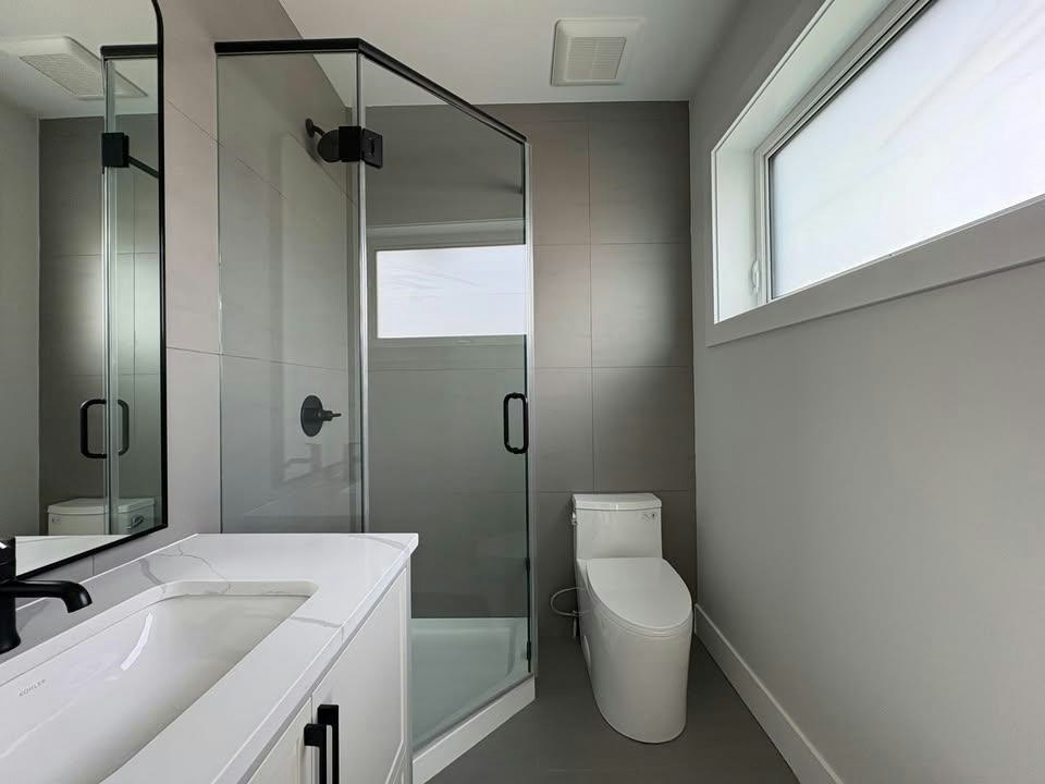 6866 Ontario St, Vancouver, BC, V5X 3B3 - 9