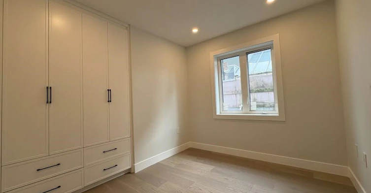 6866 Ontario St, Vancouver, BC, V5X 3B3 - 6