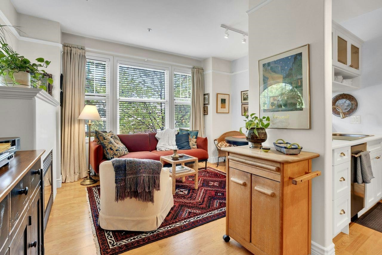 980 W 16th Avenue, Vancouver, BC, V5Z 1T2
