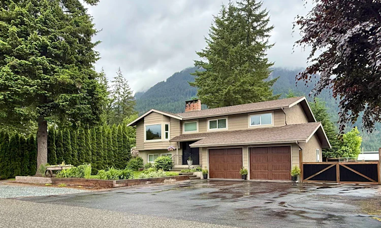 21224 Mountview Crescent
