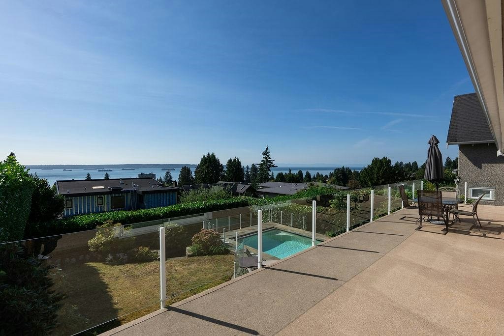 2316 Nelson Avenue, West Vancouver, BC, V7V 2R2