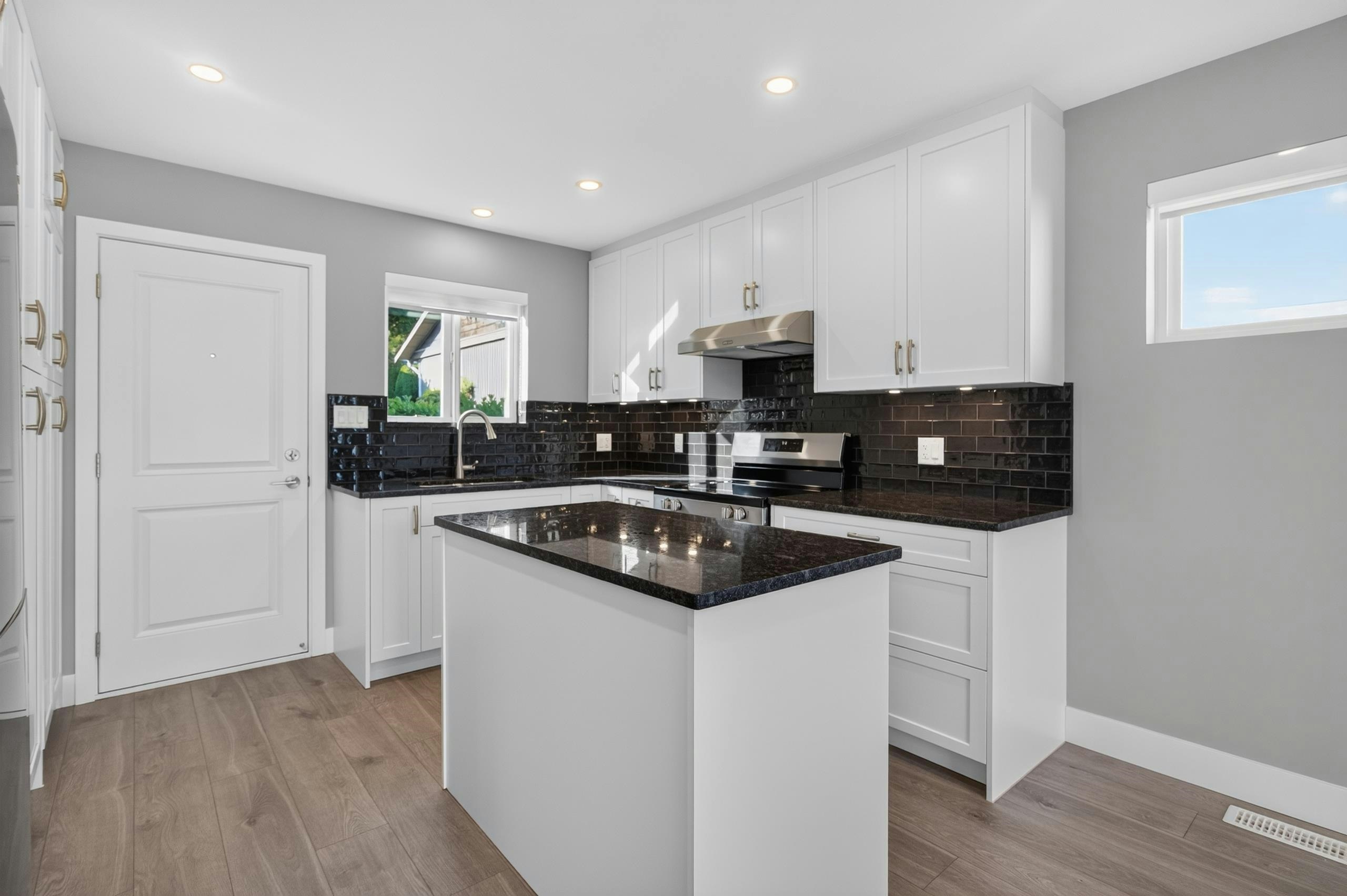 7081 Belcarra Drive, Burnaby, BC, V5A 1A6 - 3