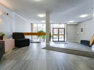 505-9320 Parksville Drive - 4