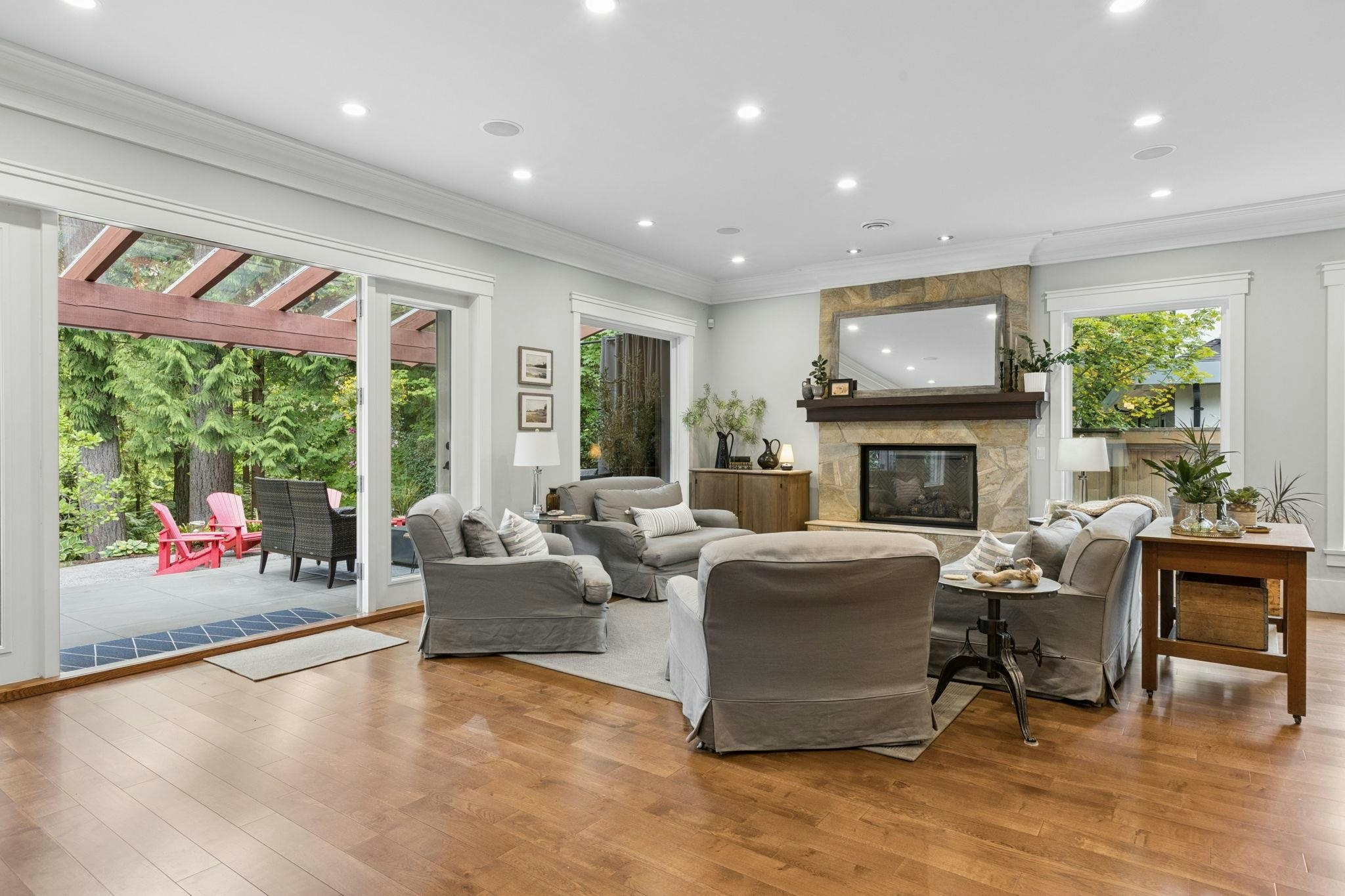 4176 Virginia Crescent - 4
