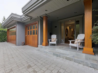 4176 Virginia Crescent - 2