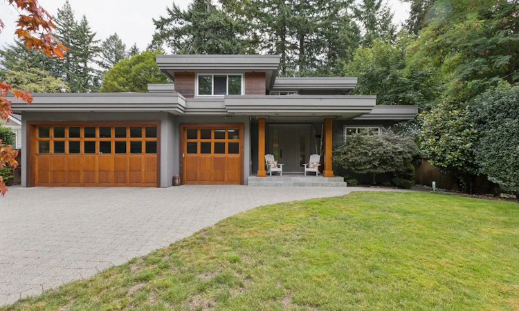 4176 Virginia Crescent