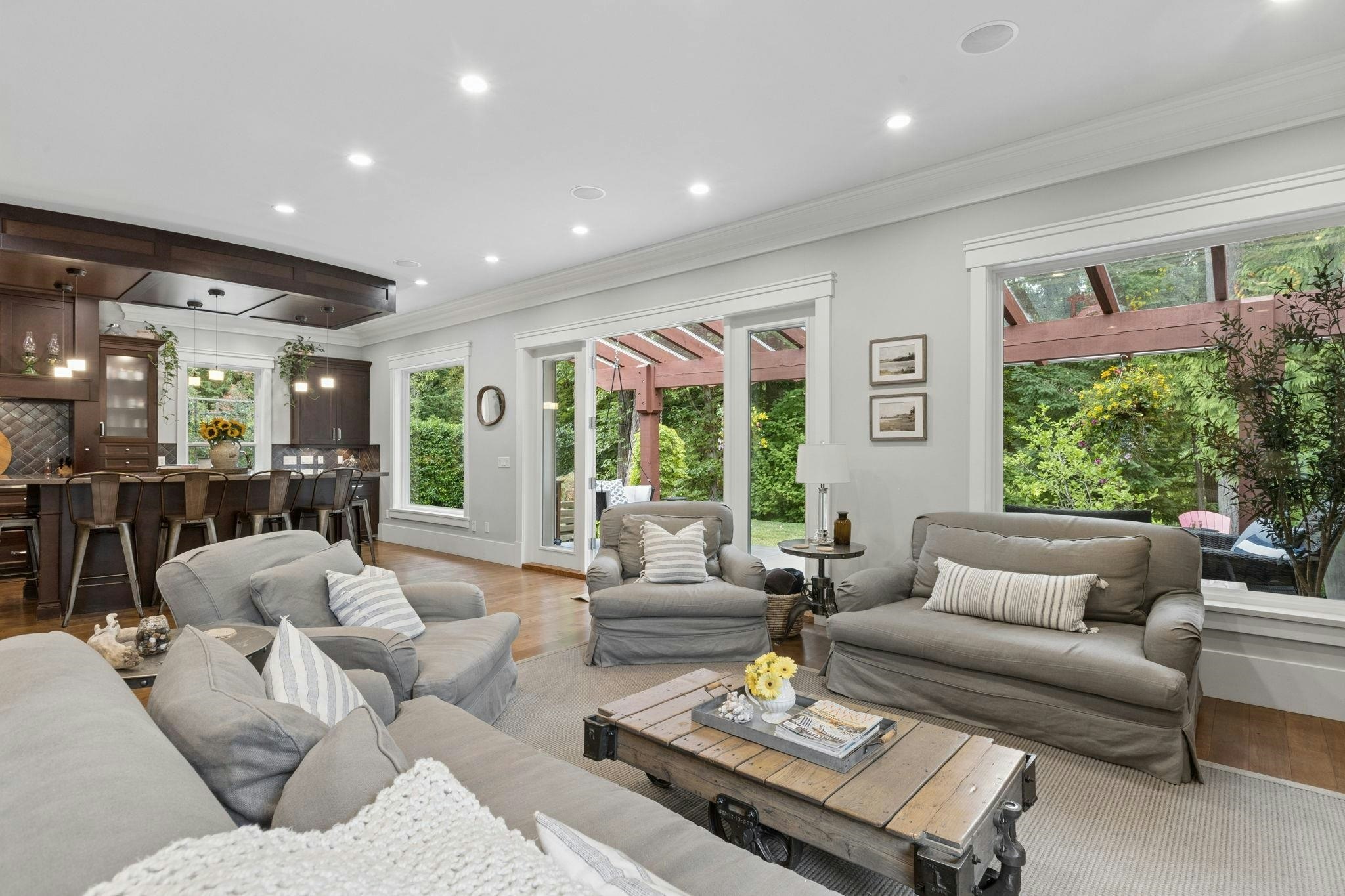4176 Virginia Crescent - 5